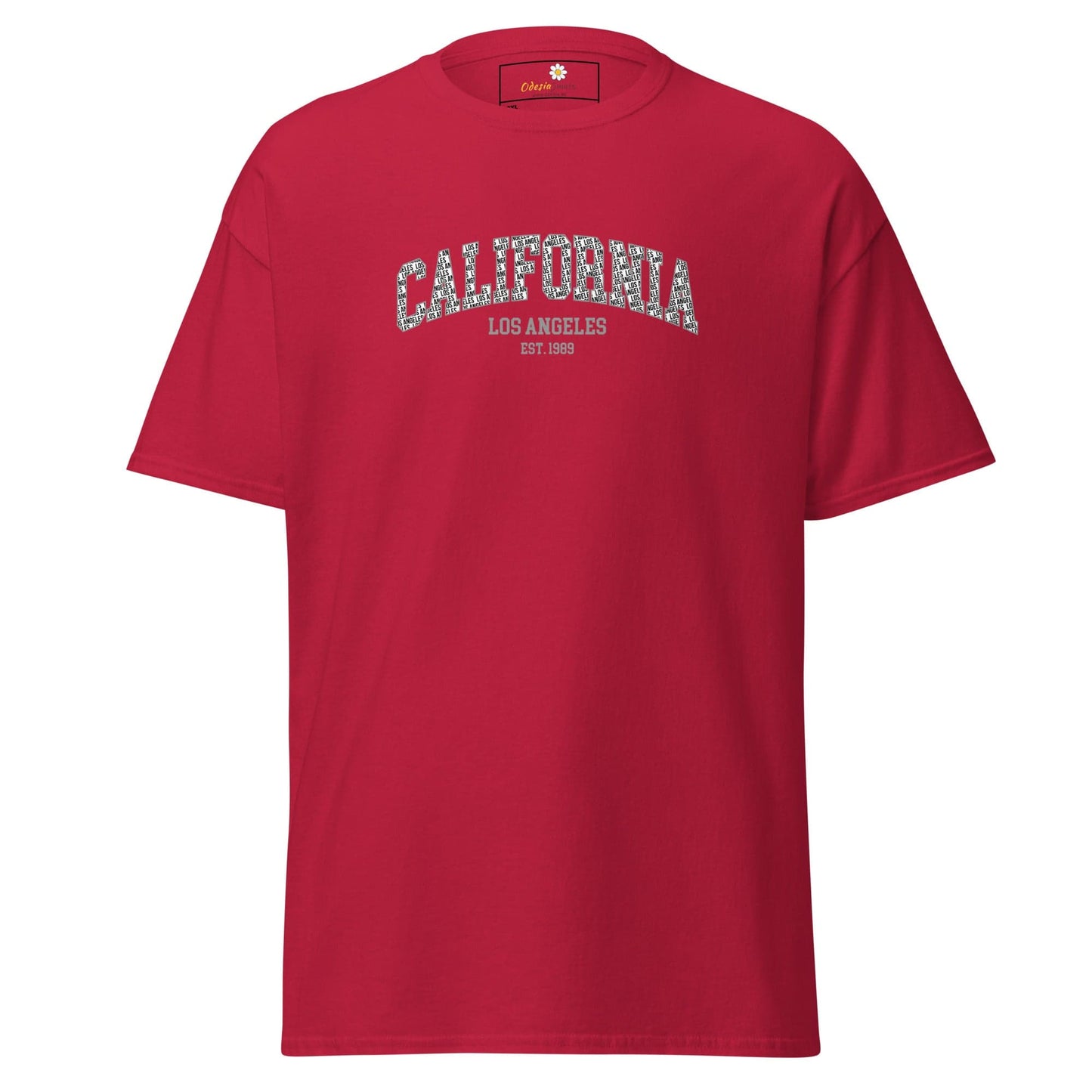 Red t-shirt with ’California’ and ’Los Angeles’ text.