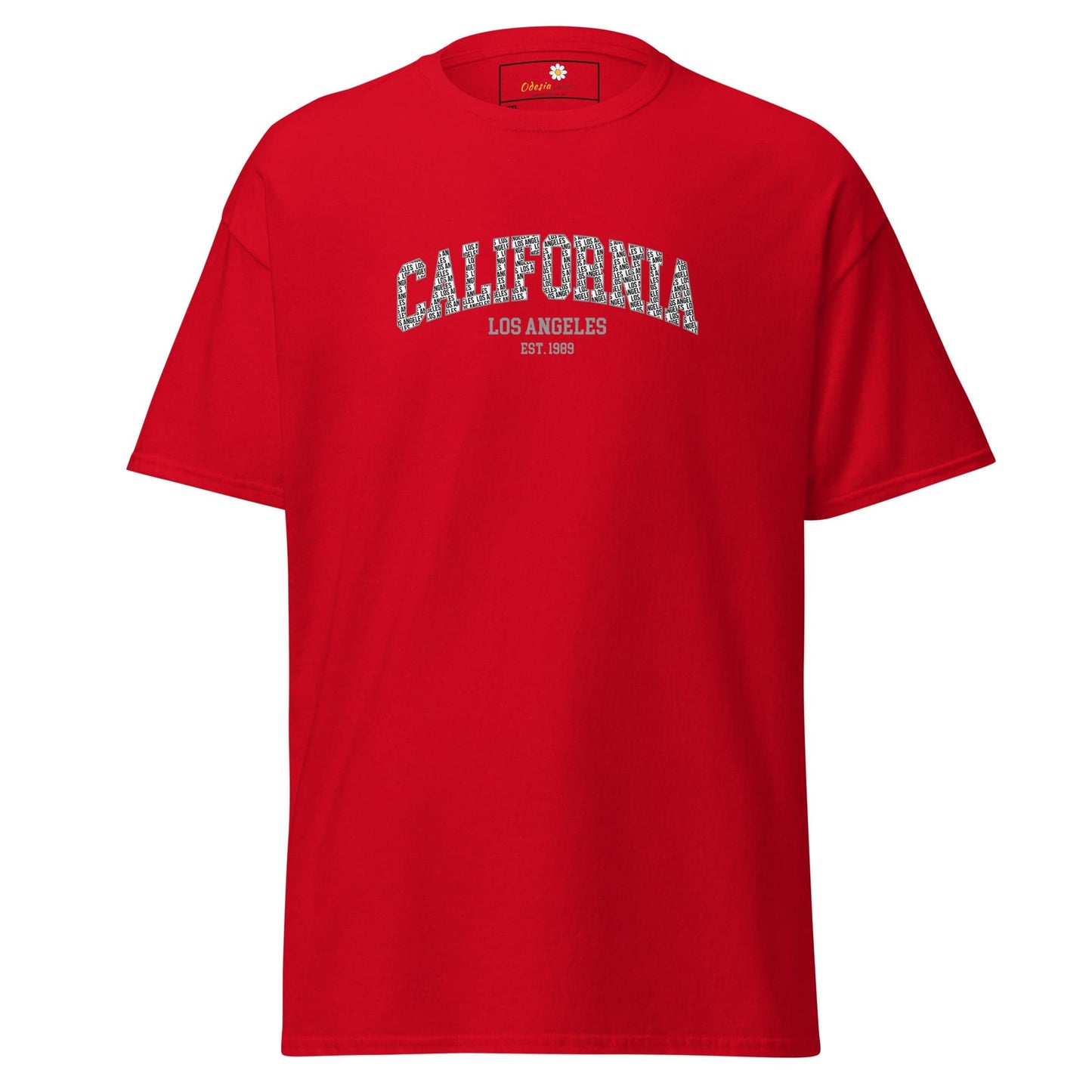 Red t-shirt with ’California’ and ’Los Angeles’ text.